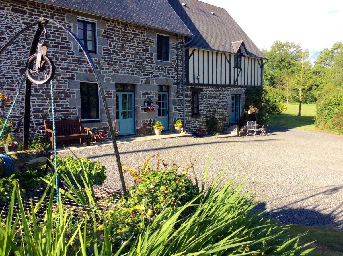 Maison Mai Or La Petite Maison Mai Or La Petite Grange Or All Three La Chapelle-Urée Екстериор снимка